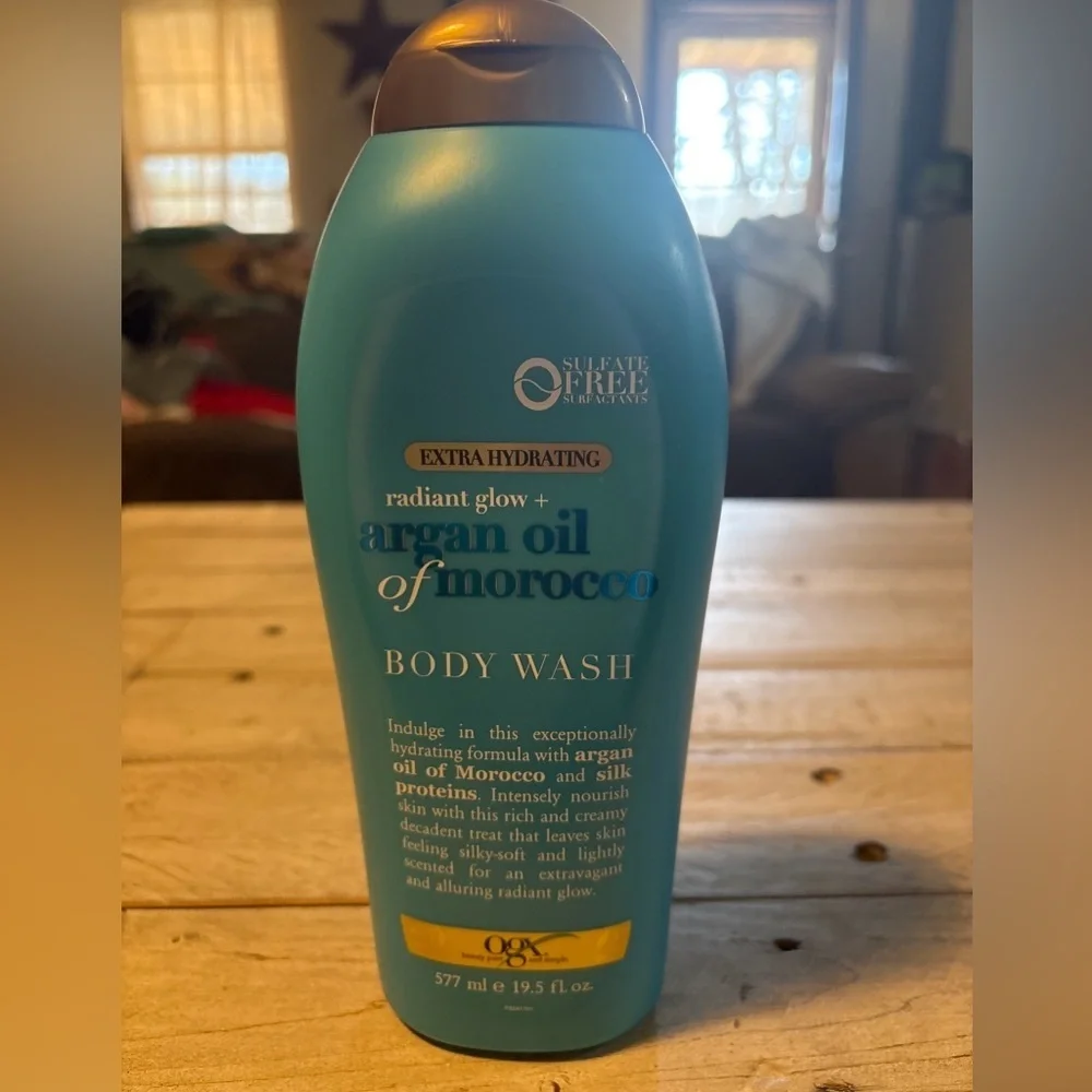 OGX Radiant Glow + Argan Oil of Morocco Extra Hydrating Body Wash for Dry Skin